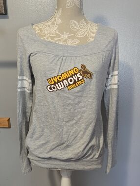 Wyoming Cowboys Athletics Women's Gray Long Sleeve Tee